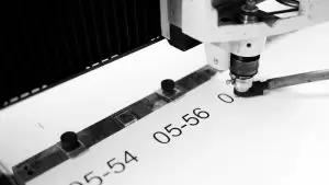 Gravure en creux sur matière plastique