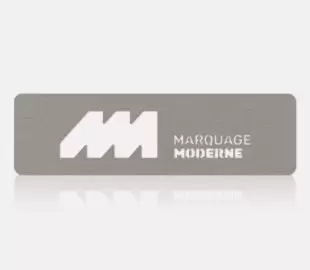 Plaque métallique ajourée