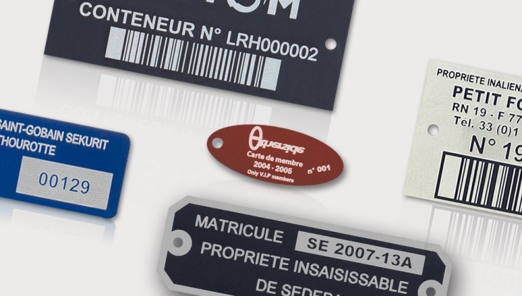 Etiquettes d'inventaire en aluminium anodisé coloré, marquées par gravure laser