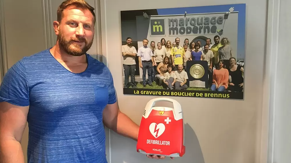 defibrillateur entreprise marquage moderne premiers secours securite sante prevention urgence collaborateurs