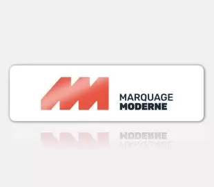Plaque film polycarbonate imprimée numérique avec logo rouge translucide